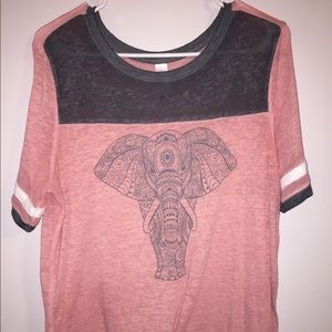 No boundaries short sleeve elephant tee